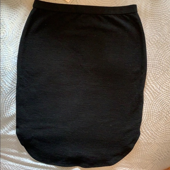 Banana Republic stretchy skirt - Picture 2 of 3